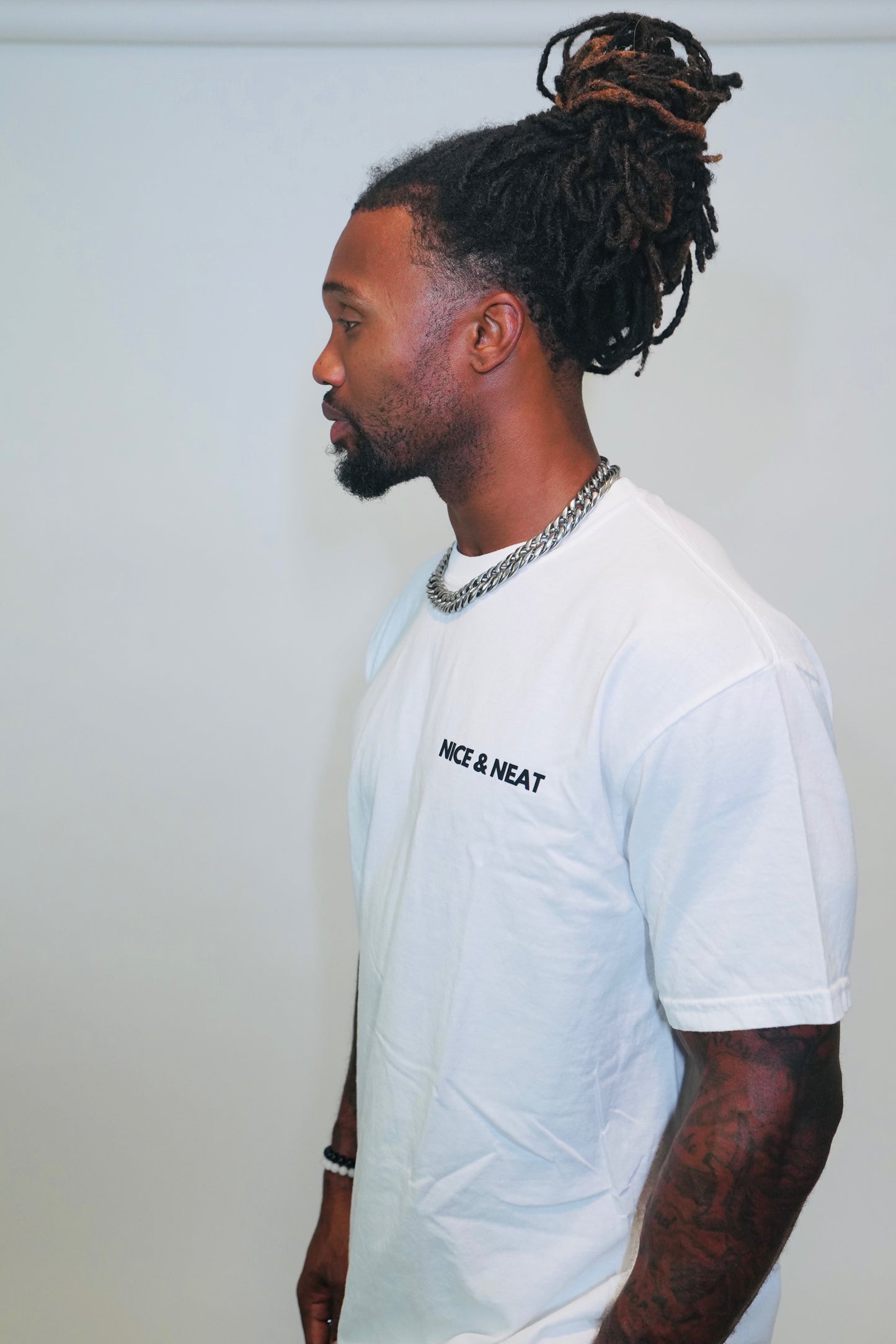 NICE & NEAT VINTAGE WHITE TEE